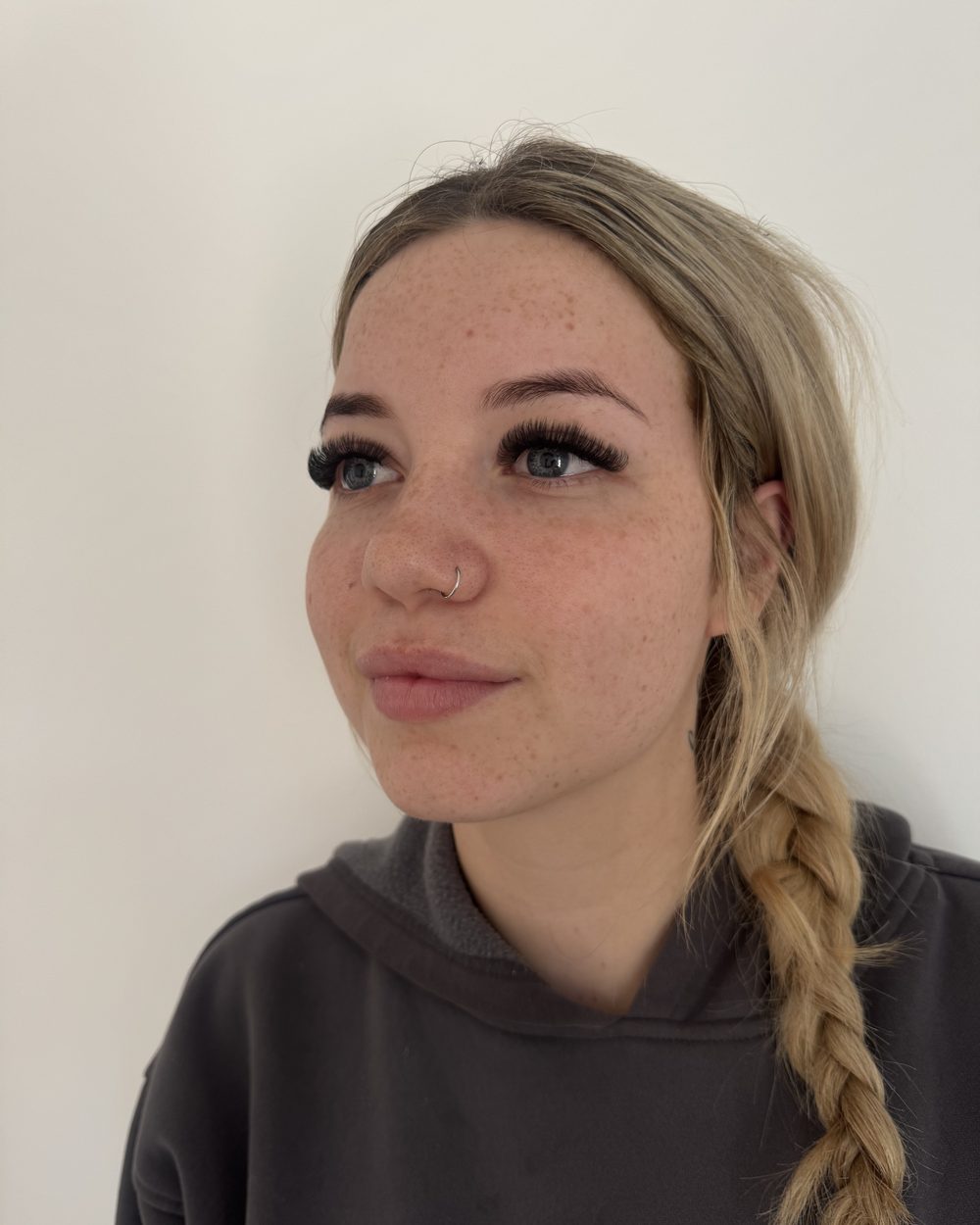 The Bold mega volume lash set, side view