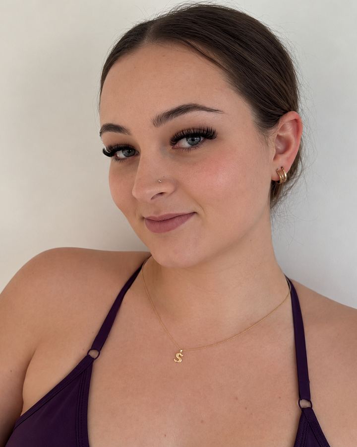 The Signature lash extension set on a client